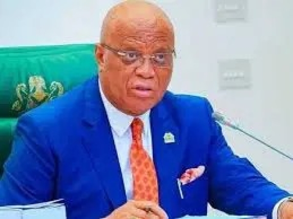 Defect Or Resign, Gov Eno Tells Cabinet Members As He Dumps PDP For APC