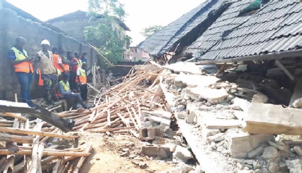 One killed, 10 rescued in Lagos building collapse