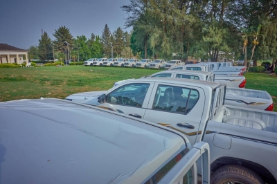 Aiyedatiwa Presents Sport Utility Vehicles To Ondo LG Chairmen