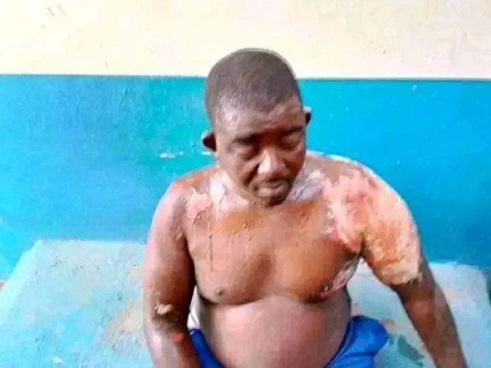 Newly wedded wife bathes her husband with hot water over frequent phone calls