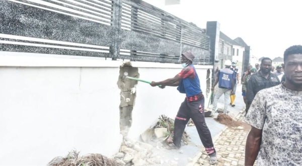 Lagos Govt Issues Demolition Notice To Owners Of 39 Buildings In Lekki
