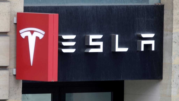 Tesla loses $150bn in market cap amid Musk-Trump feud