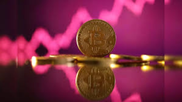 Bitcoin turns Crypto market pink, Investors flee to U.S. Dollar