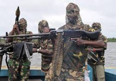 Rivers crisis: Militant group spits fire, threatens oil production