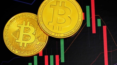 Bitcoin Falls Below $90,000 as Crypto Market Sheds $661 Million Following Trump’s Reserve Plans and Tariff Fears